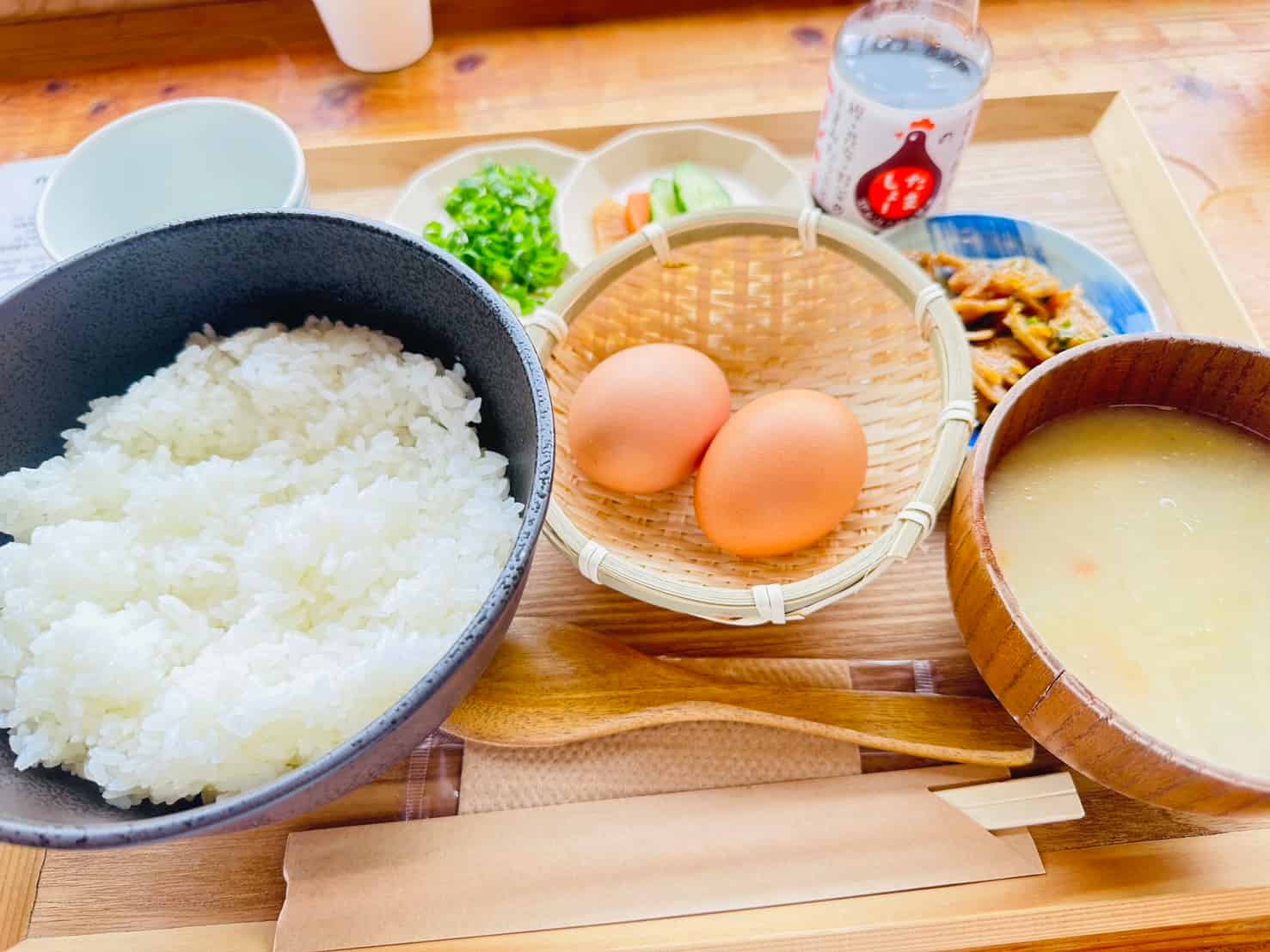 たまごかけご飯（かける前）