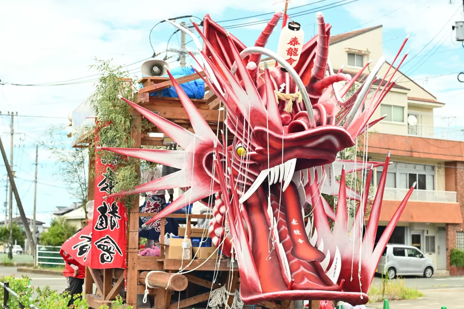 明治泰龍會の顔