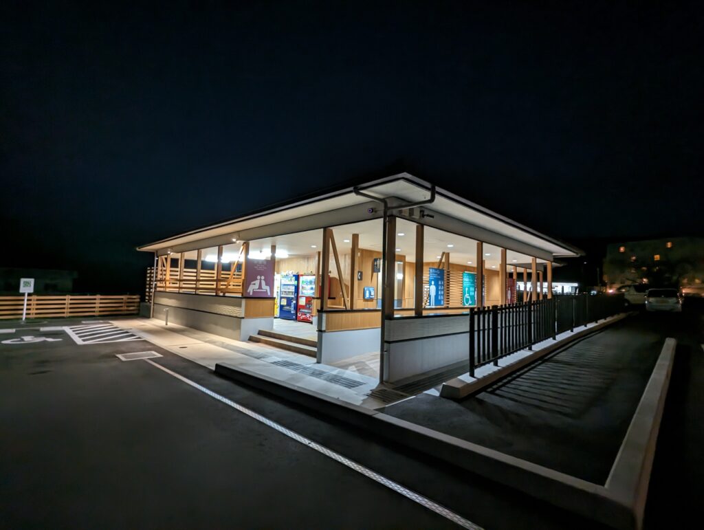 道の駅前駐車場トイレ