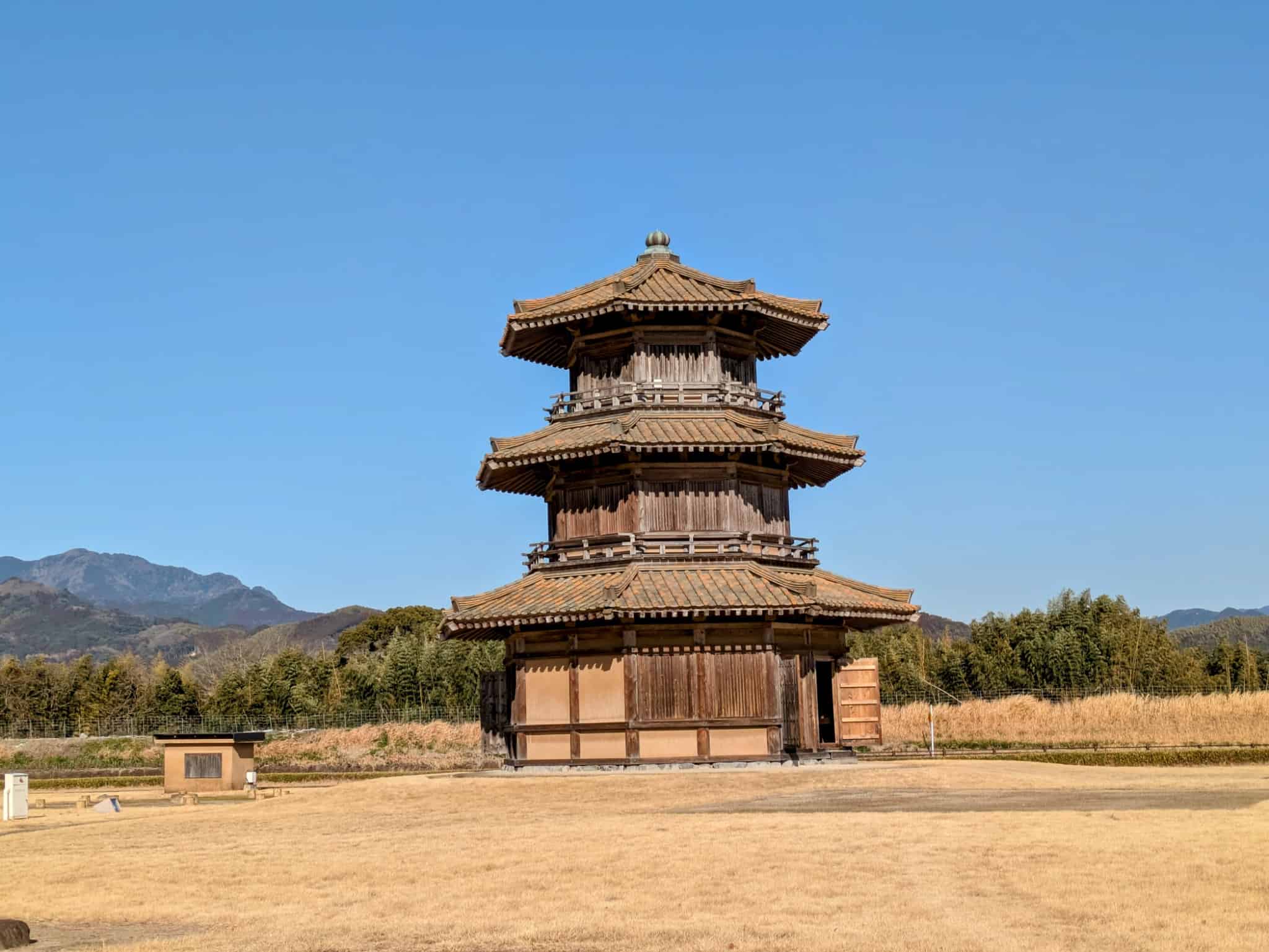 八角形復元建物