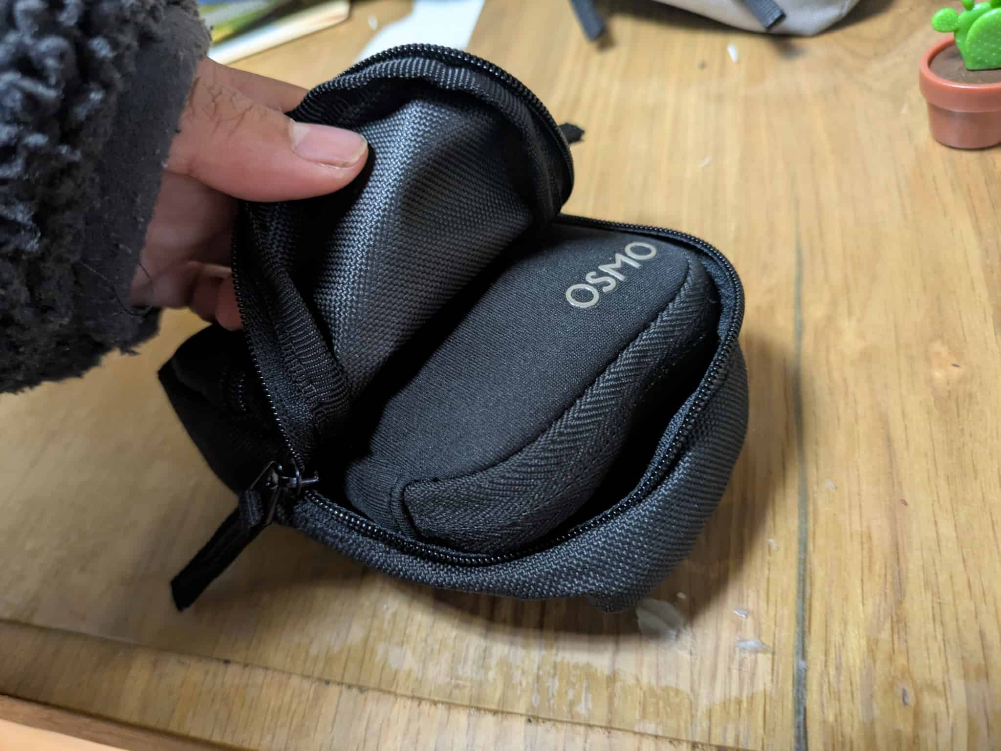 DJIOsmo360も付属のポーチごと