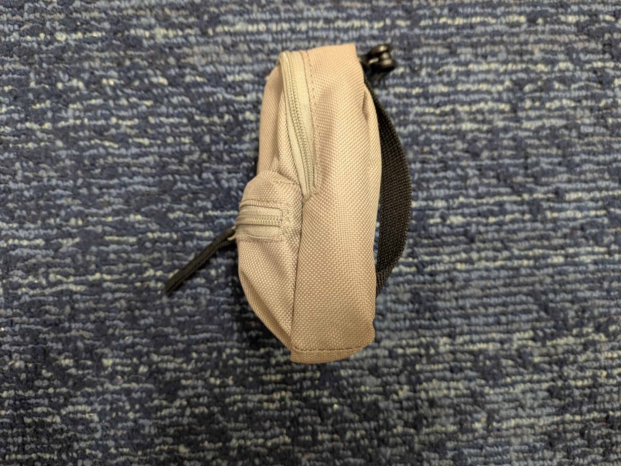 真横から