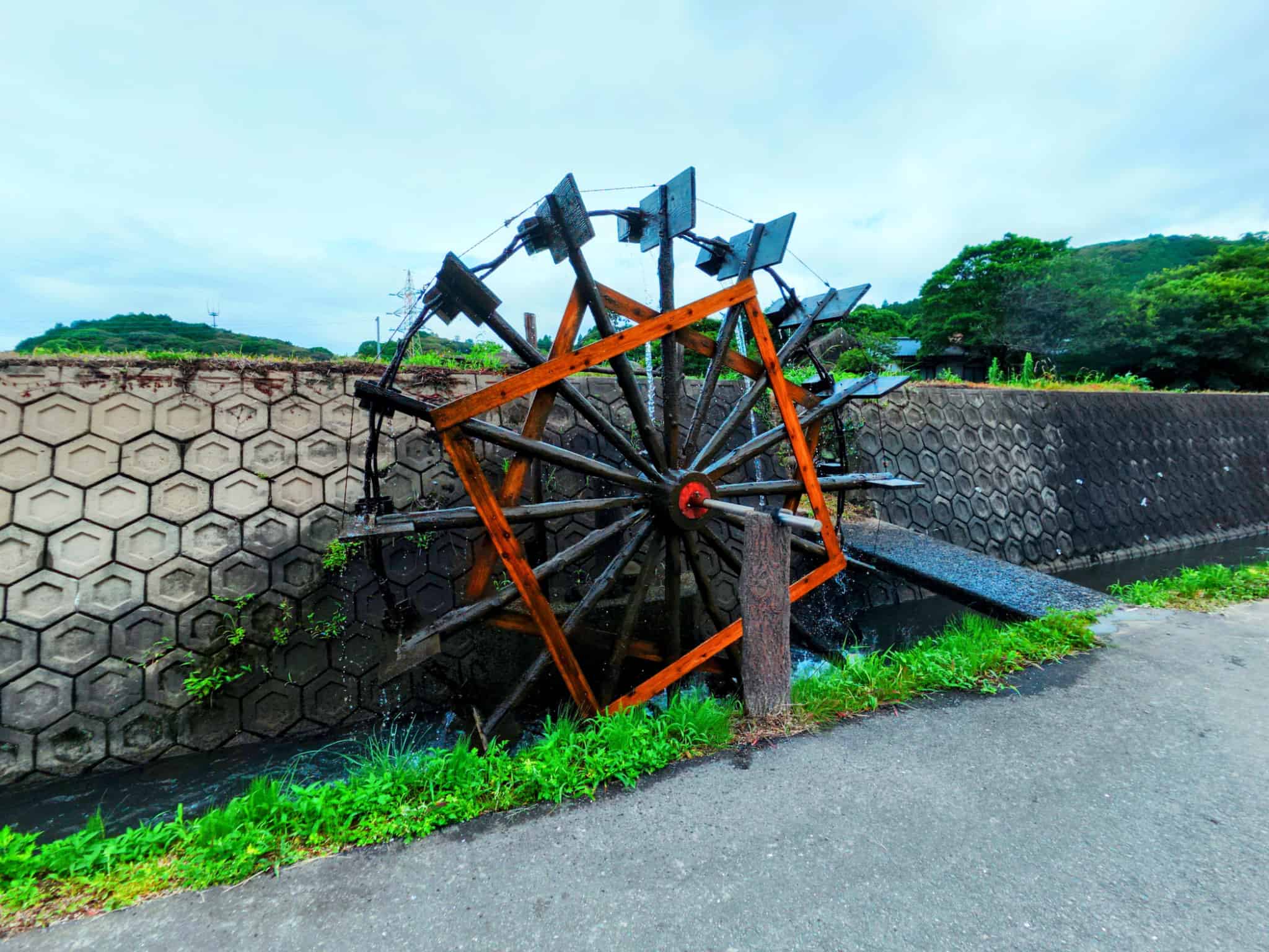 水車 佐賀・唐津】江戸時代から続く「町切水車」で涼を満喫！川遊びや