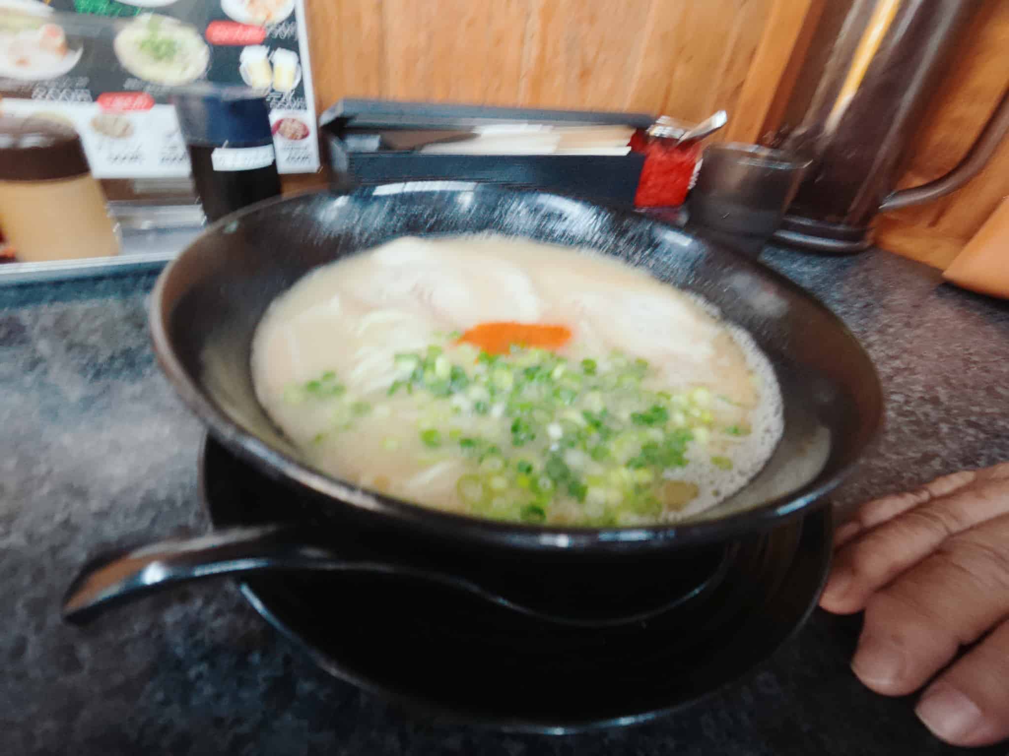 トモきんラーメン とんこつラーメン