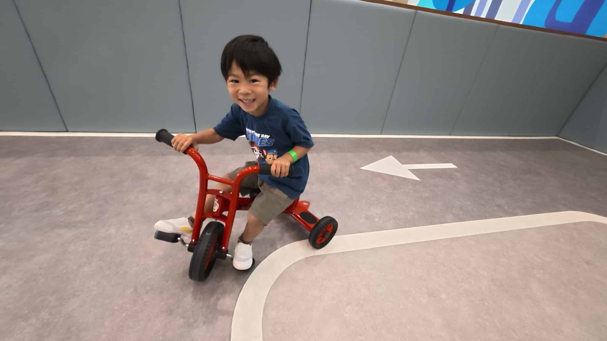 三輪車